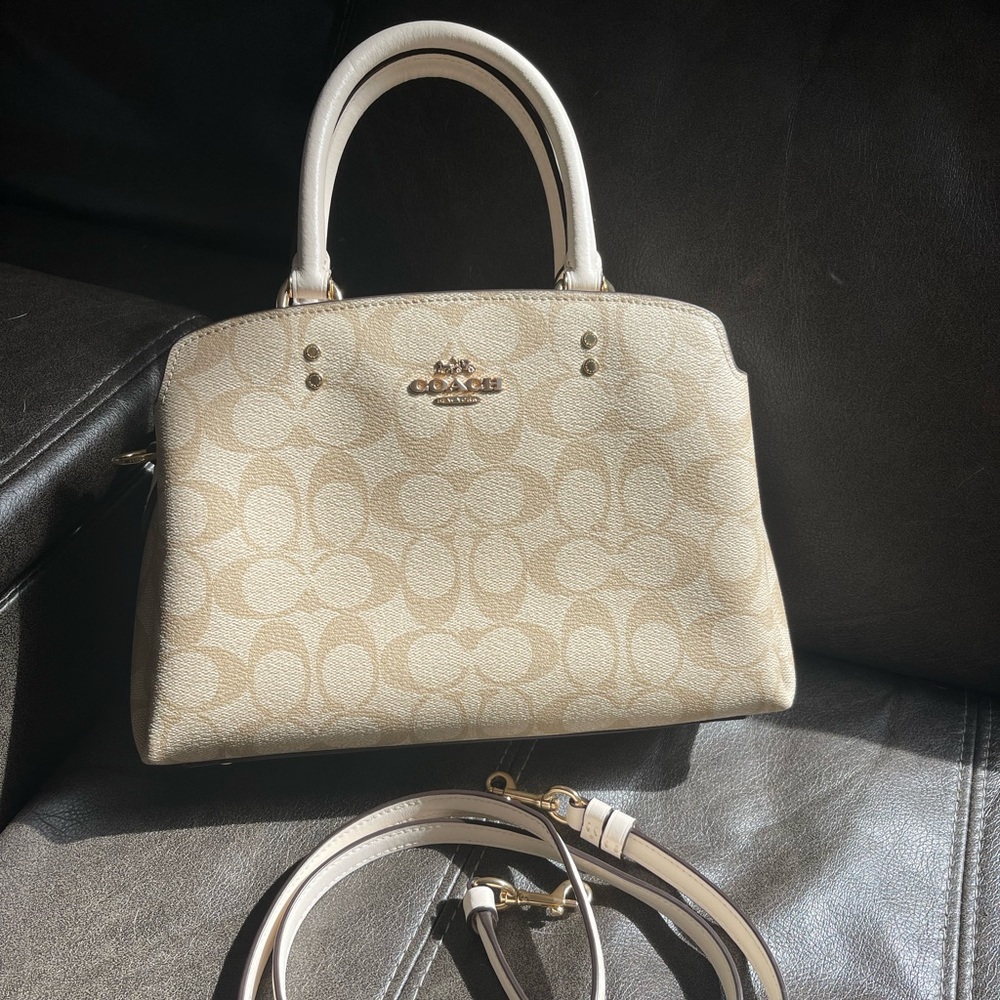 Coach cross body !(: